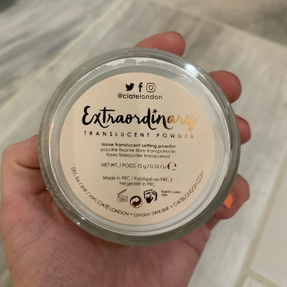 Ciaté Extraordinary Translucent Setting Powder - Picture 6 of 8